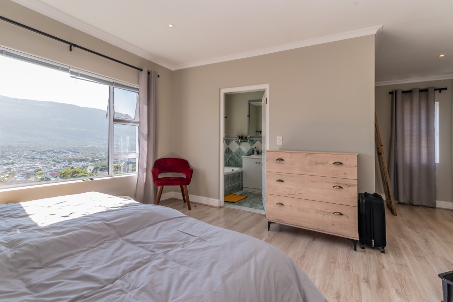 3 Bedroom Property for Sale in Fish Hoek Western Cape